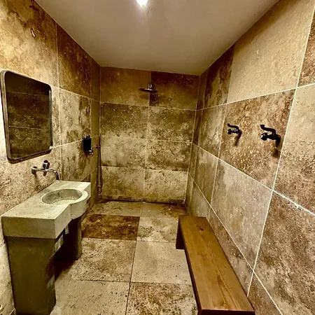 Chateau Des Corniches Riviere Privee Et Fraicheur Estivale 別荘
